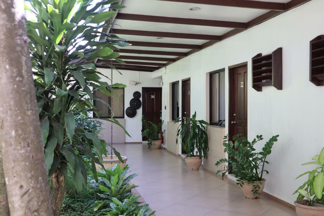 Domicilio Lorenzo Davao City Eksteriør bilde